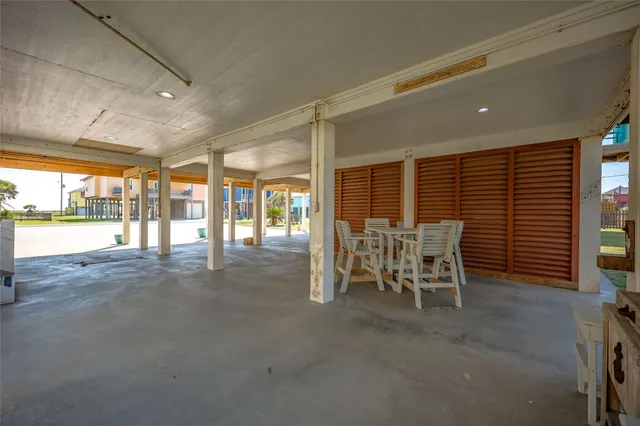 $669,000 | 3321 Prides Way, Crystal Beach, TX 77650