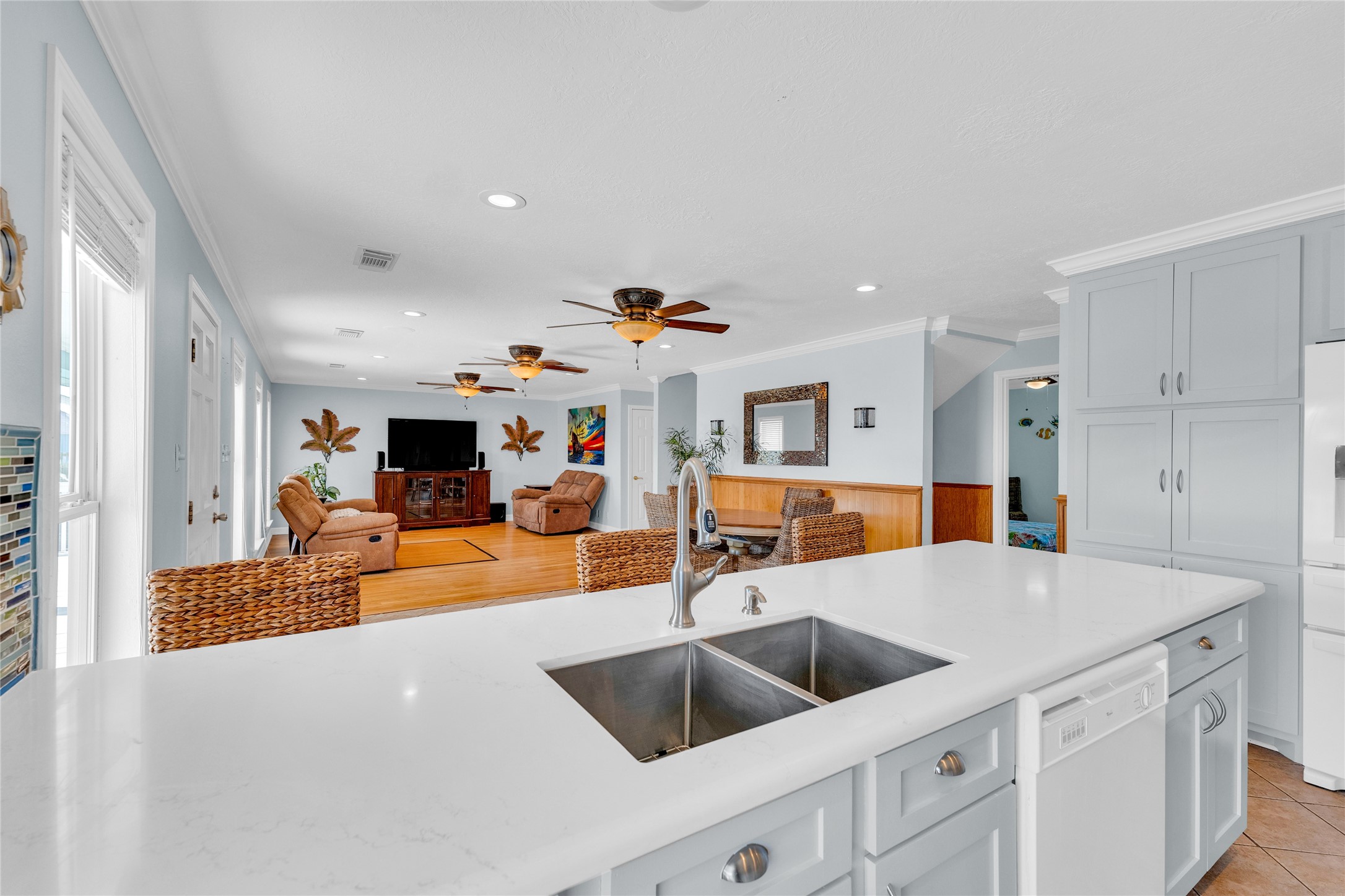 3321 Prides Way Crystal Beach, TX 77650 - Photo 7 of 50