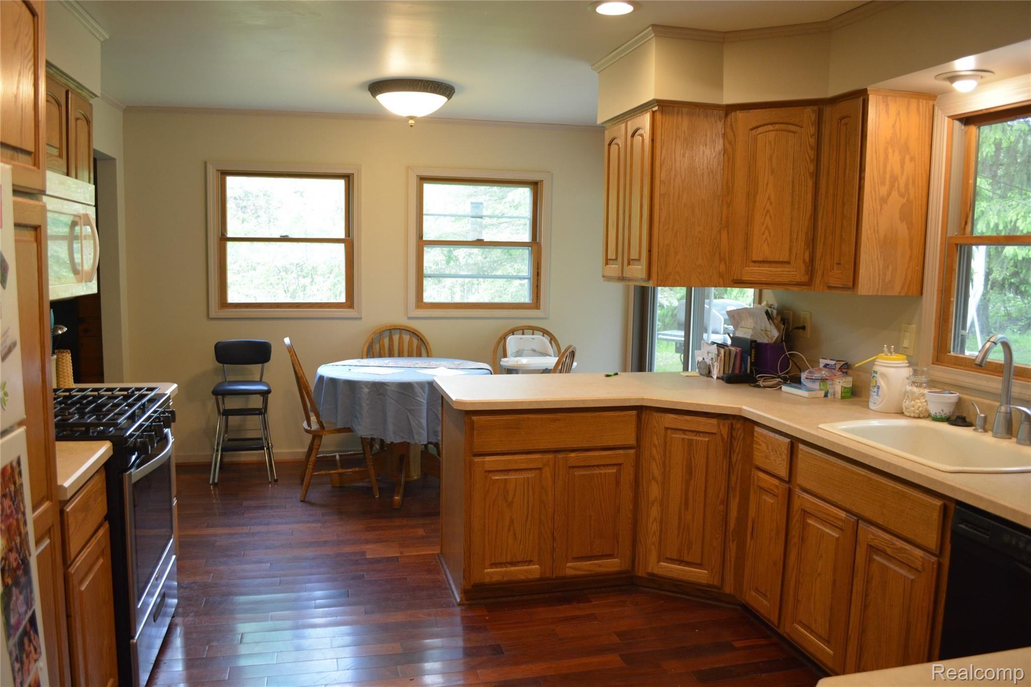 13937 Farm Road Belleville, MI 48111 - Photo 12 of 33 DSC_0017.JPG