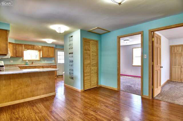 308 East Rising Street Davison, MI 48423 - Photo 8 of 40 21142858-7.JPG