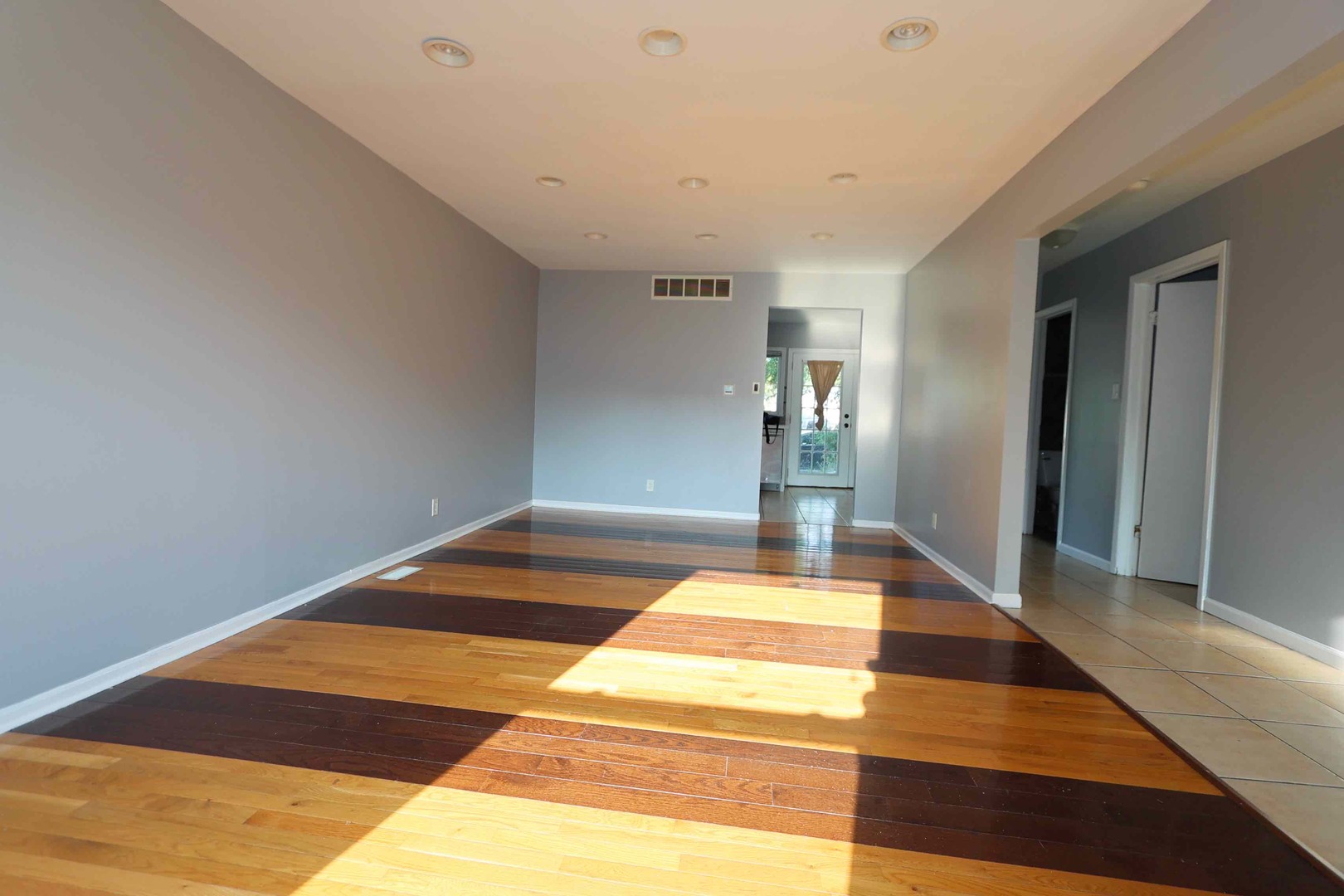 427 Mallview Lane, Unit 427 Bolingbrook, IL 60440 - Photo 2 of 16 a view of an empty room