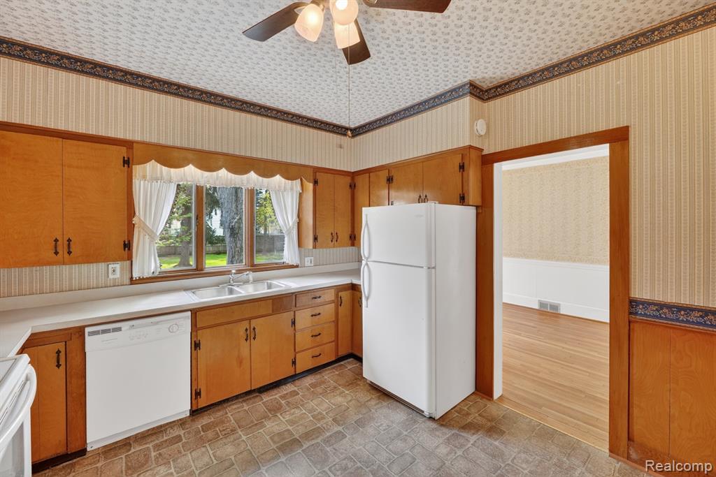 516 West Washington Street Howell, MI 48843 - Photo 7 of 27