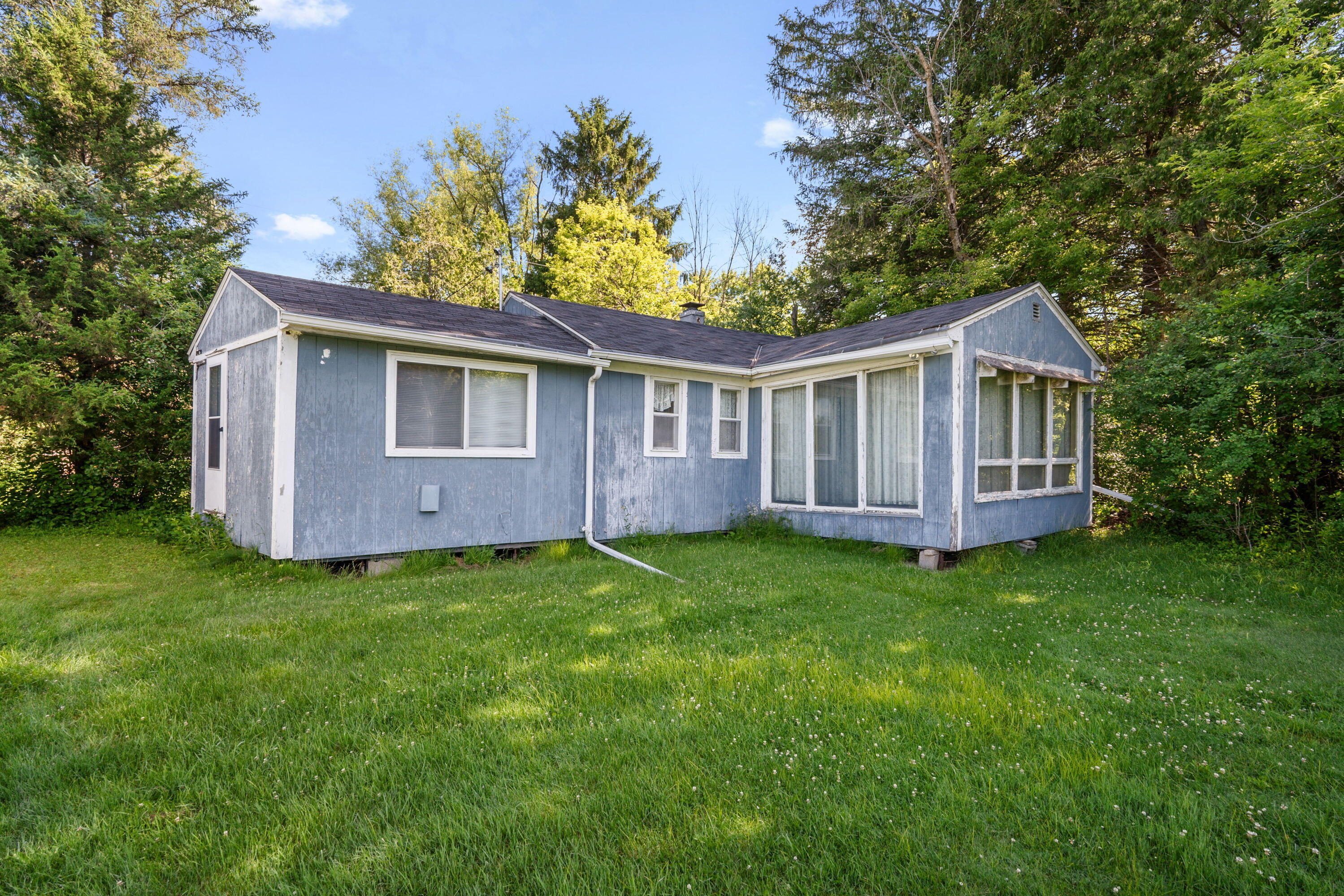 1395 Lakeview Road Farmington, WI 53090 - Photo 3 of 24 1_imgDSC00995