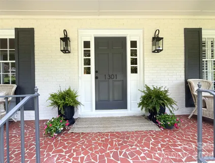 $949,900 | 1301 East Barden Road, Charlotte, NC 28226