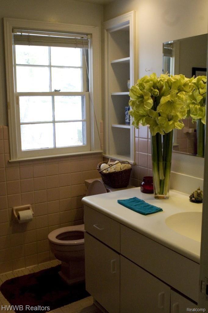 1988 Crosswick Road Bloomfield Hills, MI 48301 - Photo 15 of 21 3rd Bathroom