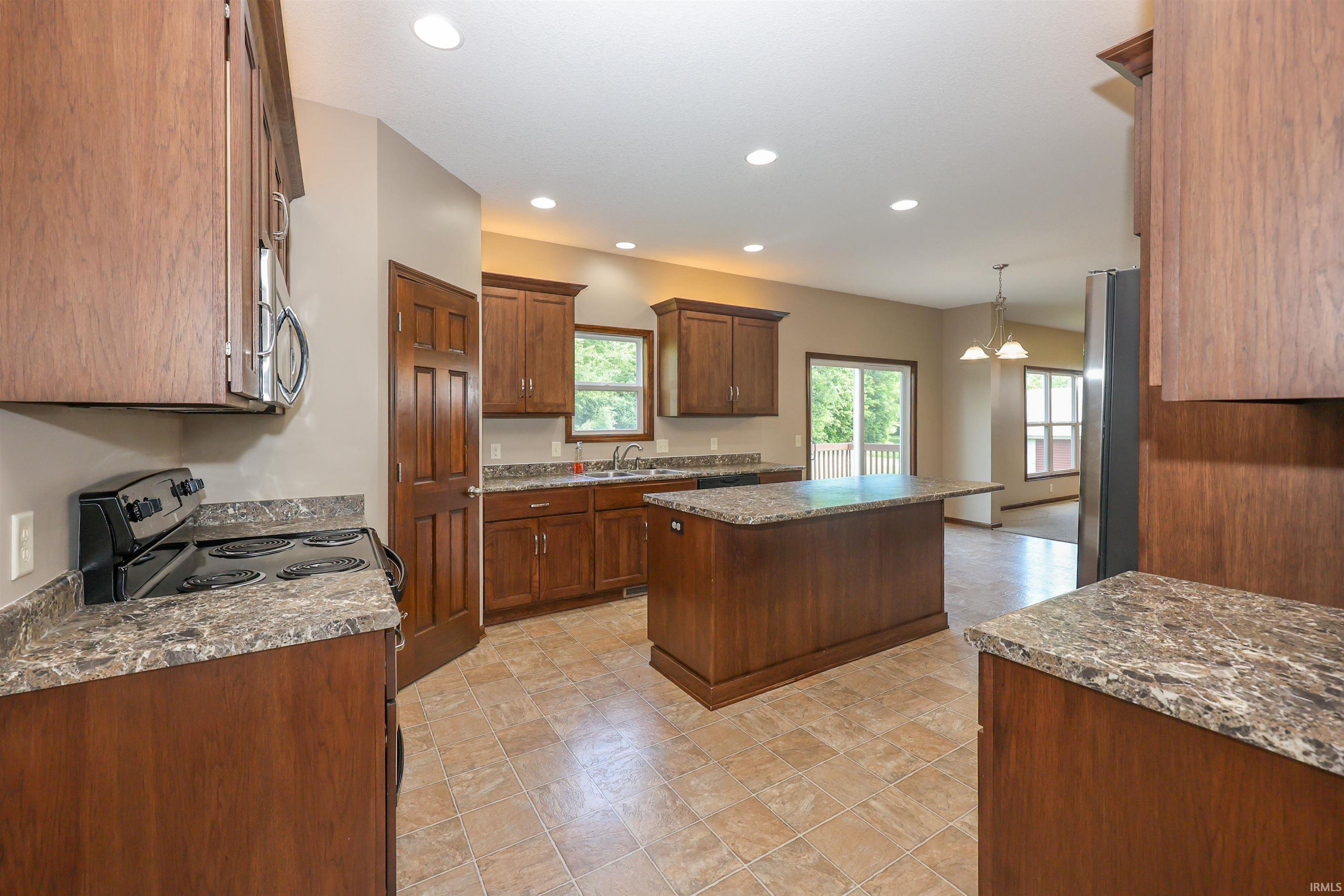 11919 Edgerton Road New Haven, IN 46774 - Photo 16 of 41