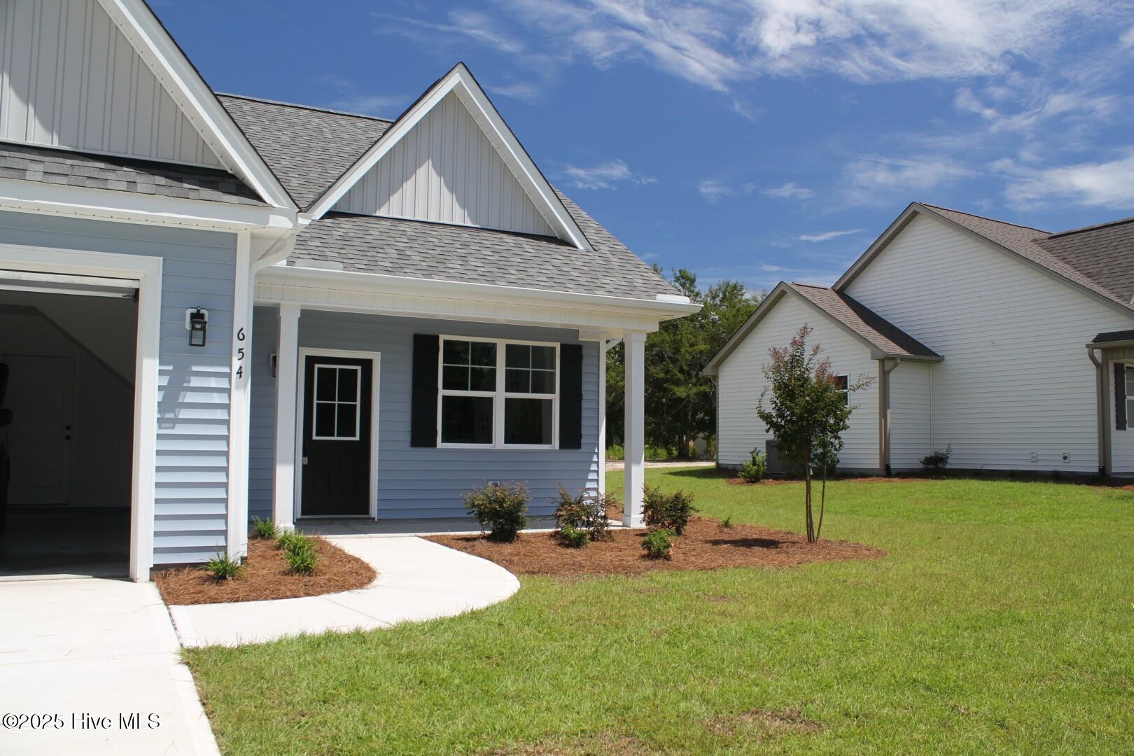 654 Sanctuary Point Southwest Supply, NC 28462 - Photo 5 of 81 654 front 1