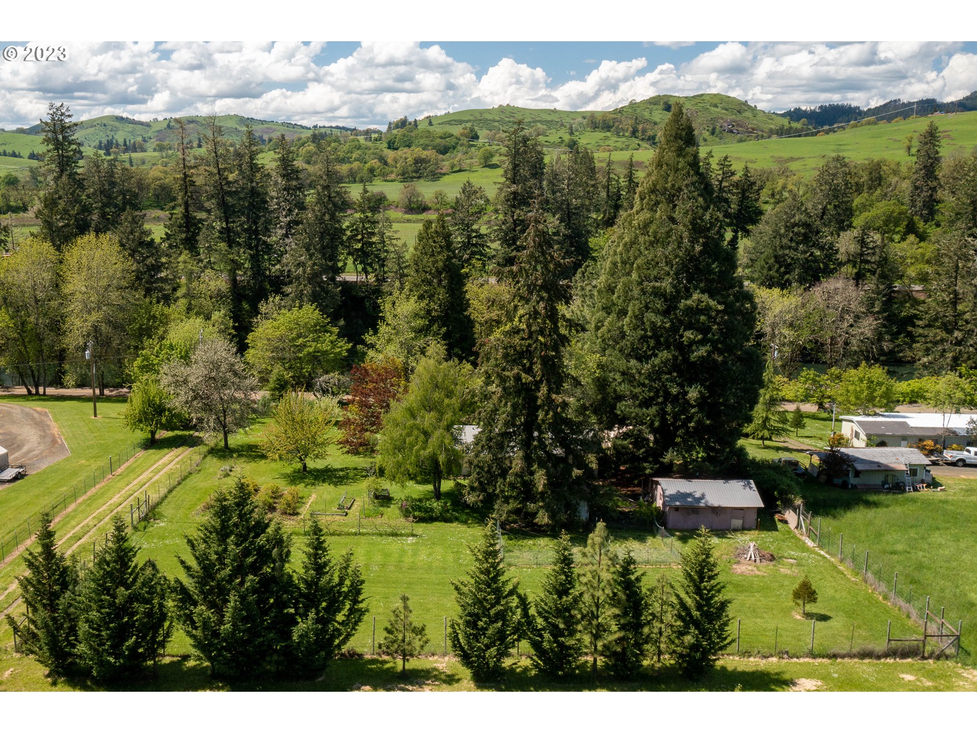 695 Lone Rock Road Glide, OR 97443 - Photo 31 of 48 a view of lake view and mountain view