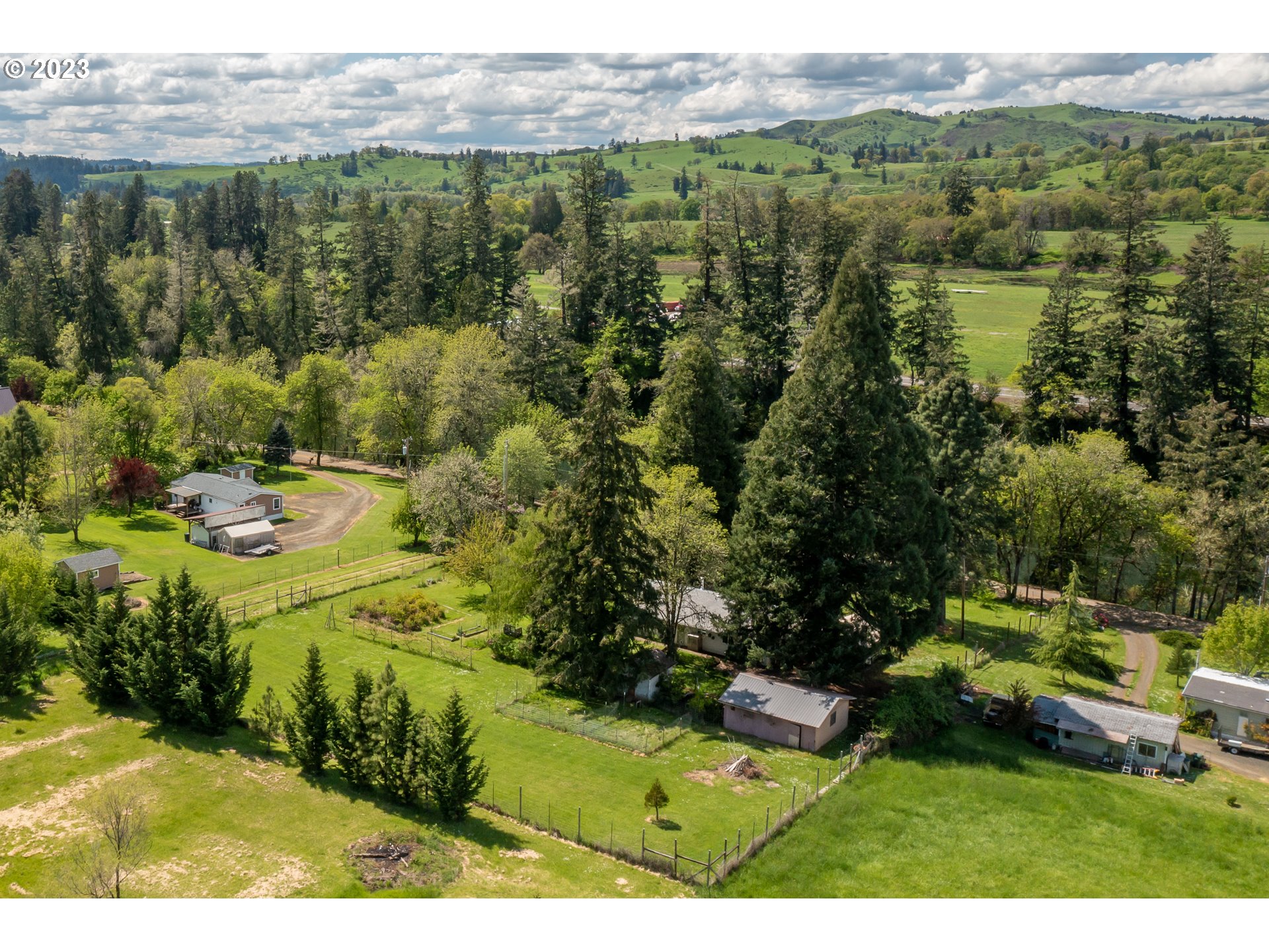 695 Lone Rock Road Glide, OR 97443 - Photo 32 of 48 a view of lake with mountain