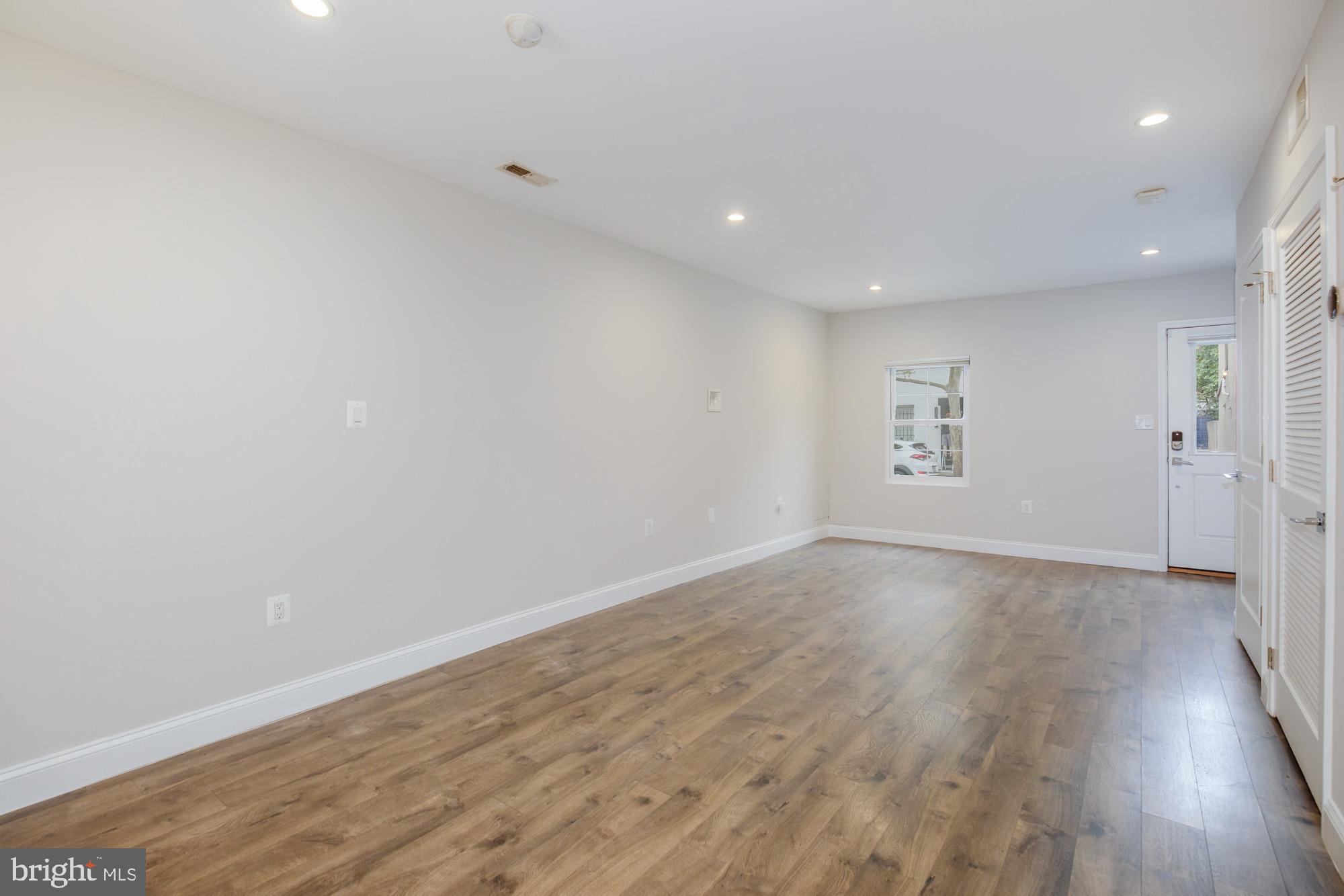 435 Ridge Street Northwest Washington, DC 20001 - Photo 7 of 44 Gallery Image 7