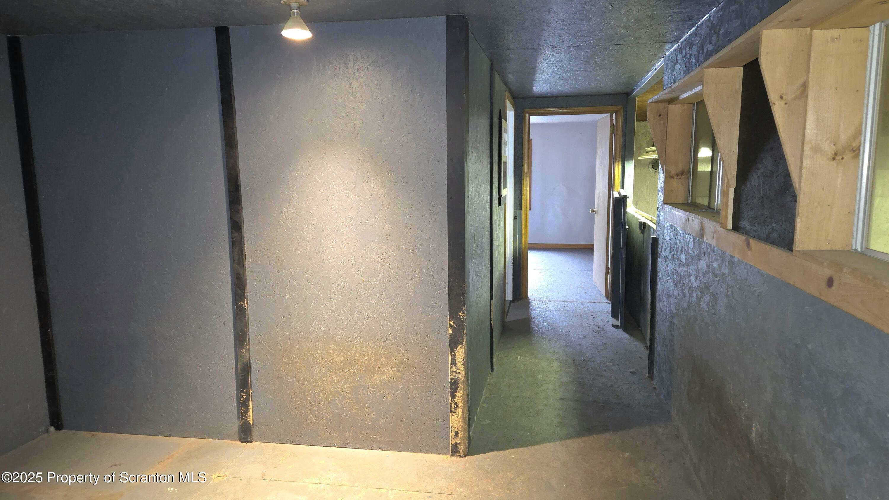 2311 Motichka Road Moscow, PA 18444 - Photo 65 of 89 a view of hallway