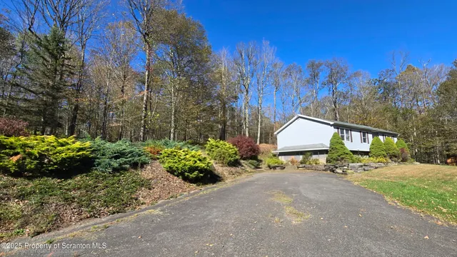 $432,500 | 2311 Motichka Road, Moscow, PA 18444