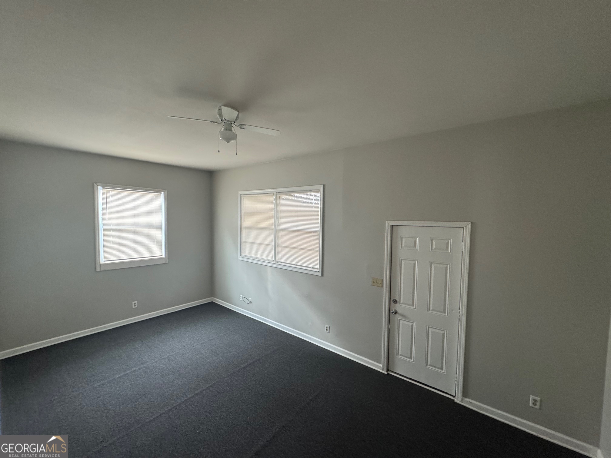 3515 Greenbriar Road Macon, GA 31204 - Photo 13 of 22 an empty room with a window