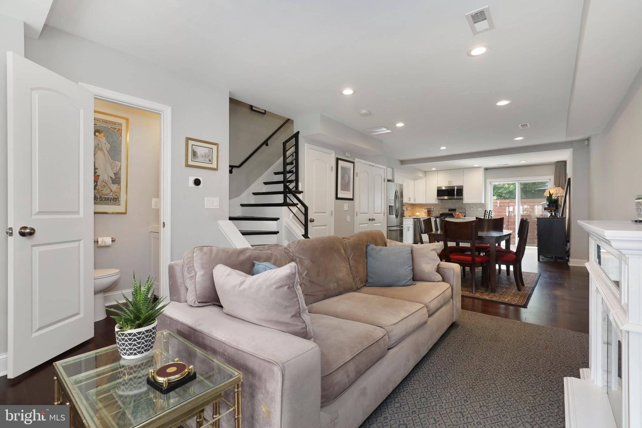 409 36th Street Northeast Washington, DC 20019 - Photo 2 of 32
