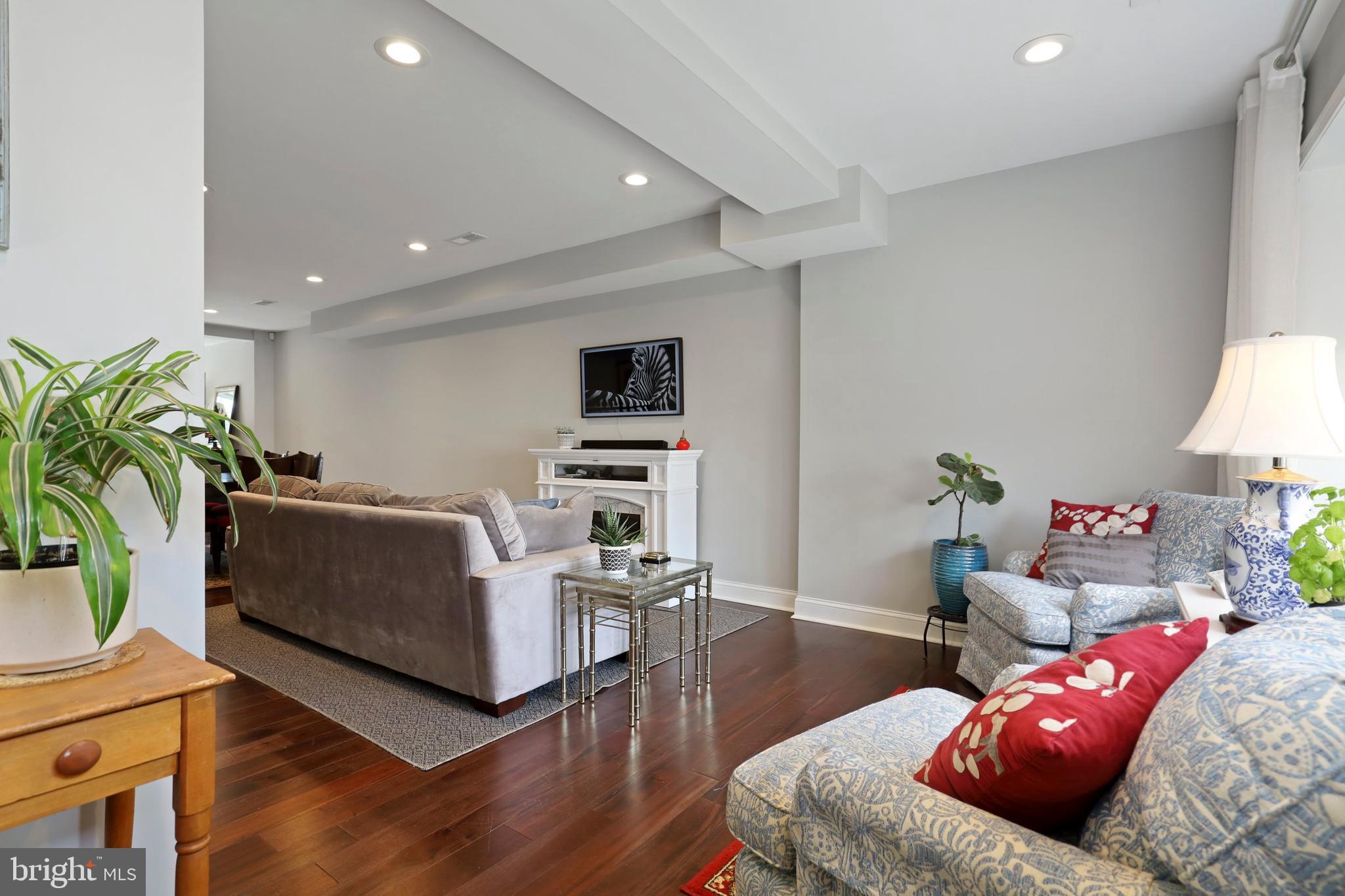 409 36th Street Northeast Washington, DC 20019 - Photo 4 of 32