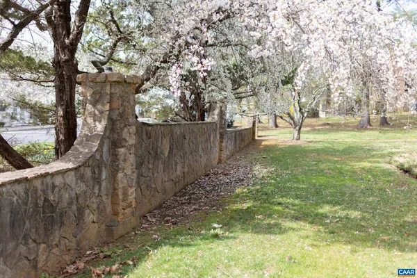 $234,900 | 1325 Branchlands Drive, Unit E, Charlottesville, VA 22901