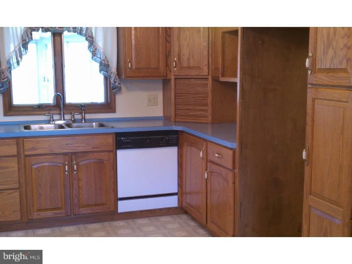 341 Chestnut Street Leesport, PA 19533 - Photo 11 of 15