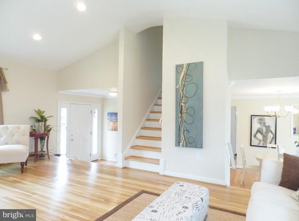 11615 Gilsan Street Silver Spring, MD 20902 - Photo 15 of 30 Living Room