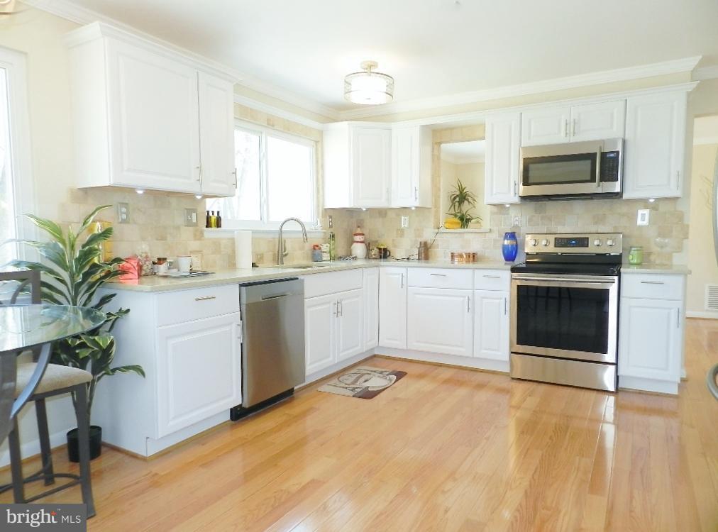 11615 Gilsan Street Silver Spring, MD 20902 - Photo 3 of 30 Kitchen