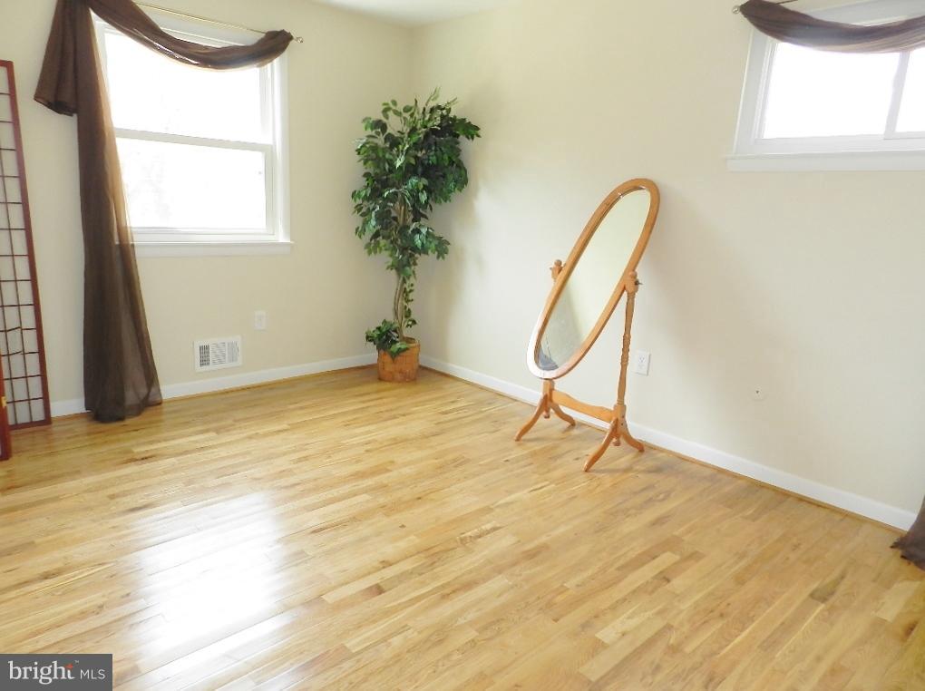 11615 Gilsan Street Silver Spring, MD 20902 - Photo 21 of 30 Bedroom