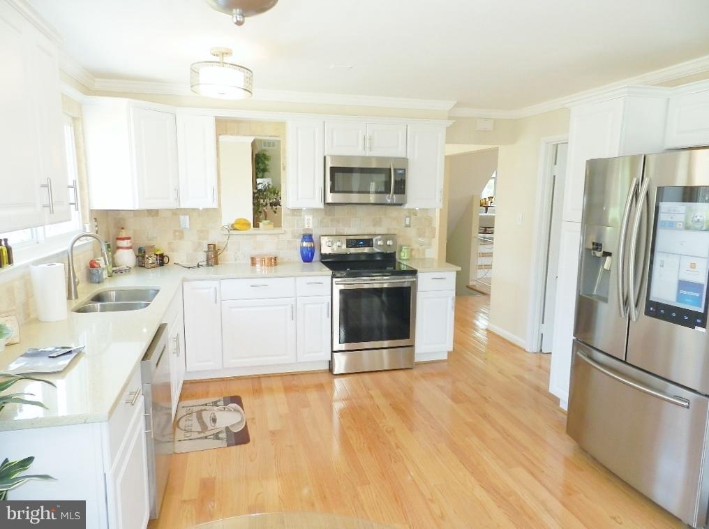 11615 Gilsan Street Silver Spring, MD 20902 - Photo 10 of 30 Kitchen