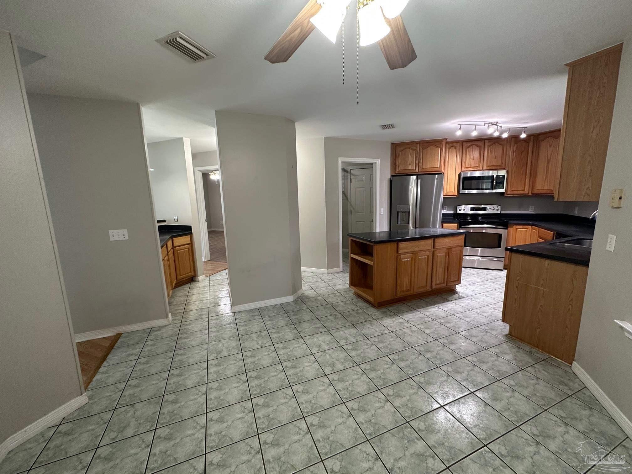 5749 Admirals Road Milton, FL 32583 - Photo 5 of 30 Gallery Image 5