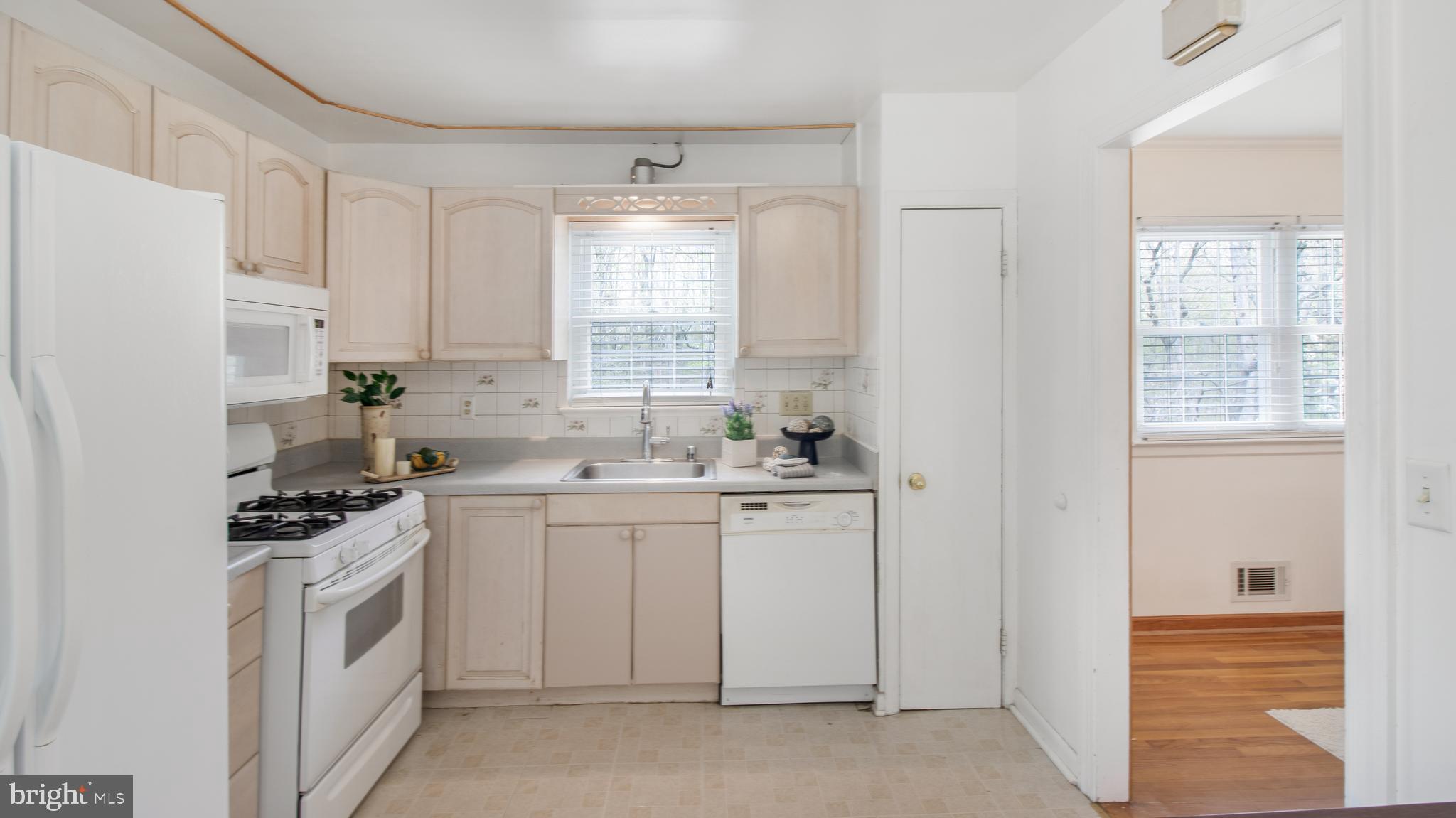 1428 Gibsonwood Road Baltimore, MD 21228 - Photo 18 of 58 Gallery Image 18