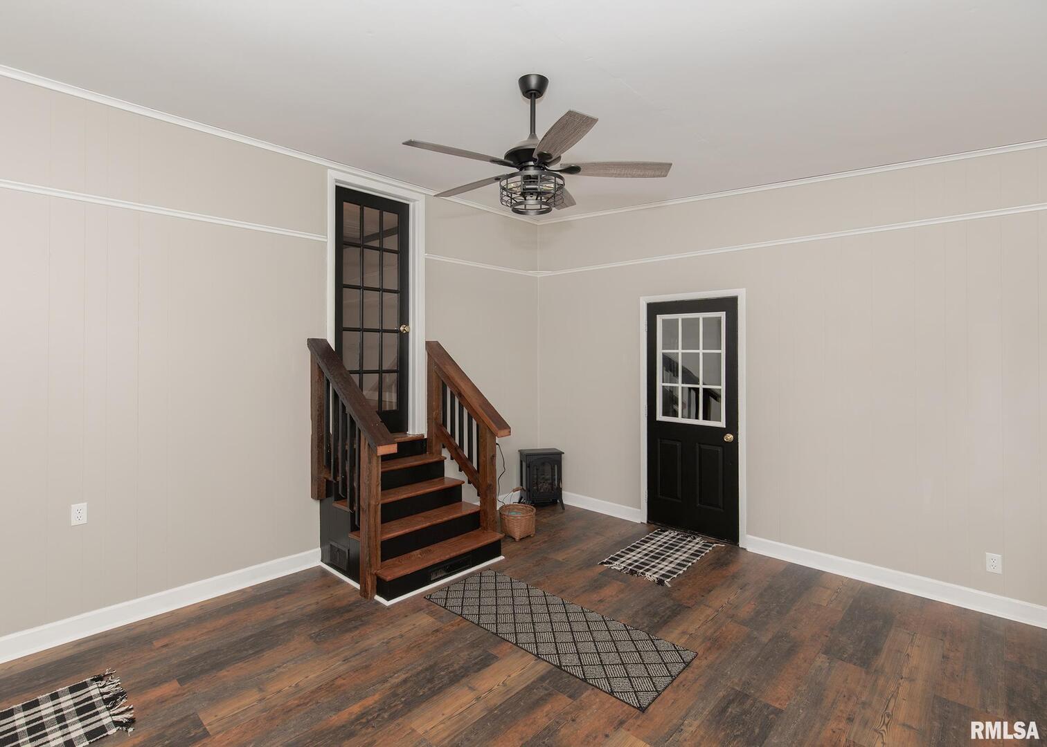 213 North Williams Street Geneseo, IL 61254 - Photo 34 of 42 a view of an empty room with a window