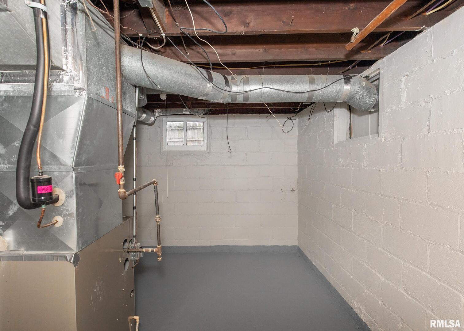 213 North Williams Street Geneseo, IL 61254 - Photo 39 of 42 a view of small space