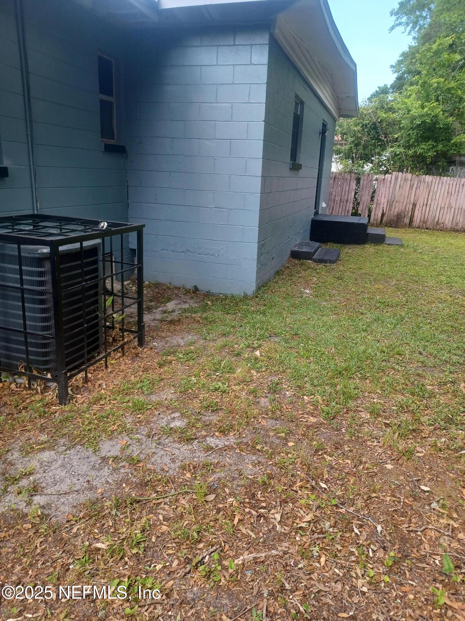 2702 Eventide Drive Jacksonville, FL 32209 - Photo 4 of 26 Backyard