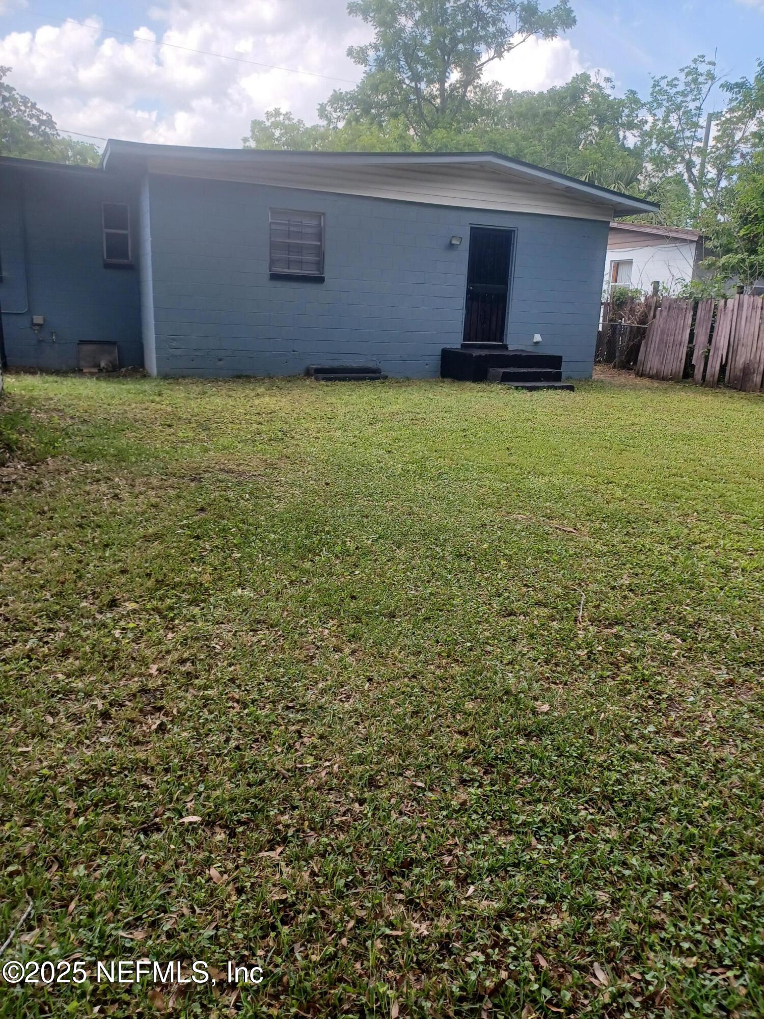 2702 Eventide Drive Jacksonville, FL 32209 - Photo 5 of 26 Backyard 2