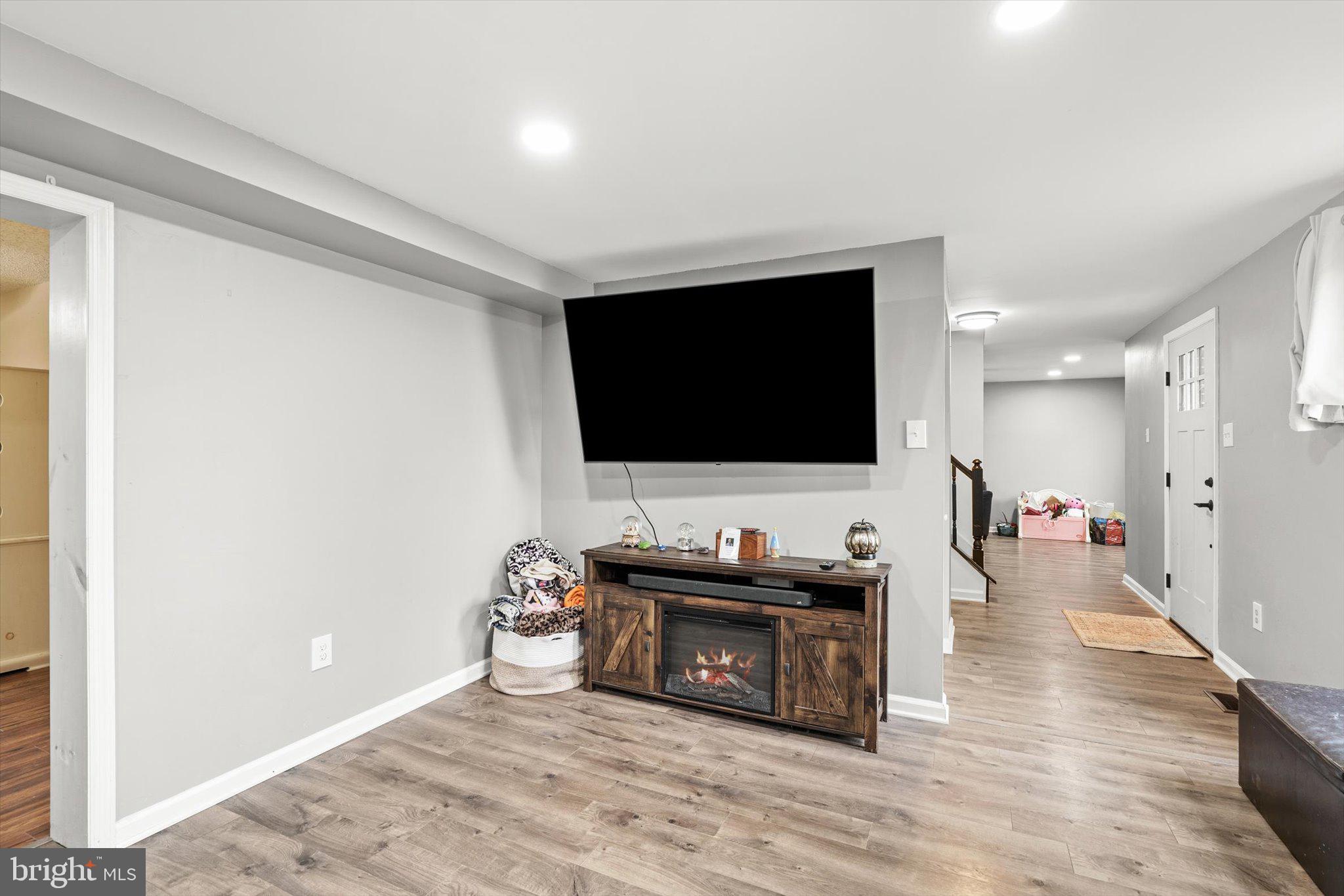 2 Bunting Bridge Road Cookstown, NJ 08511 - Photo 9 of 34