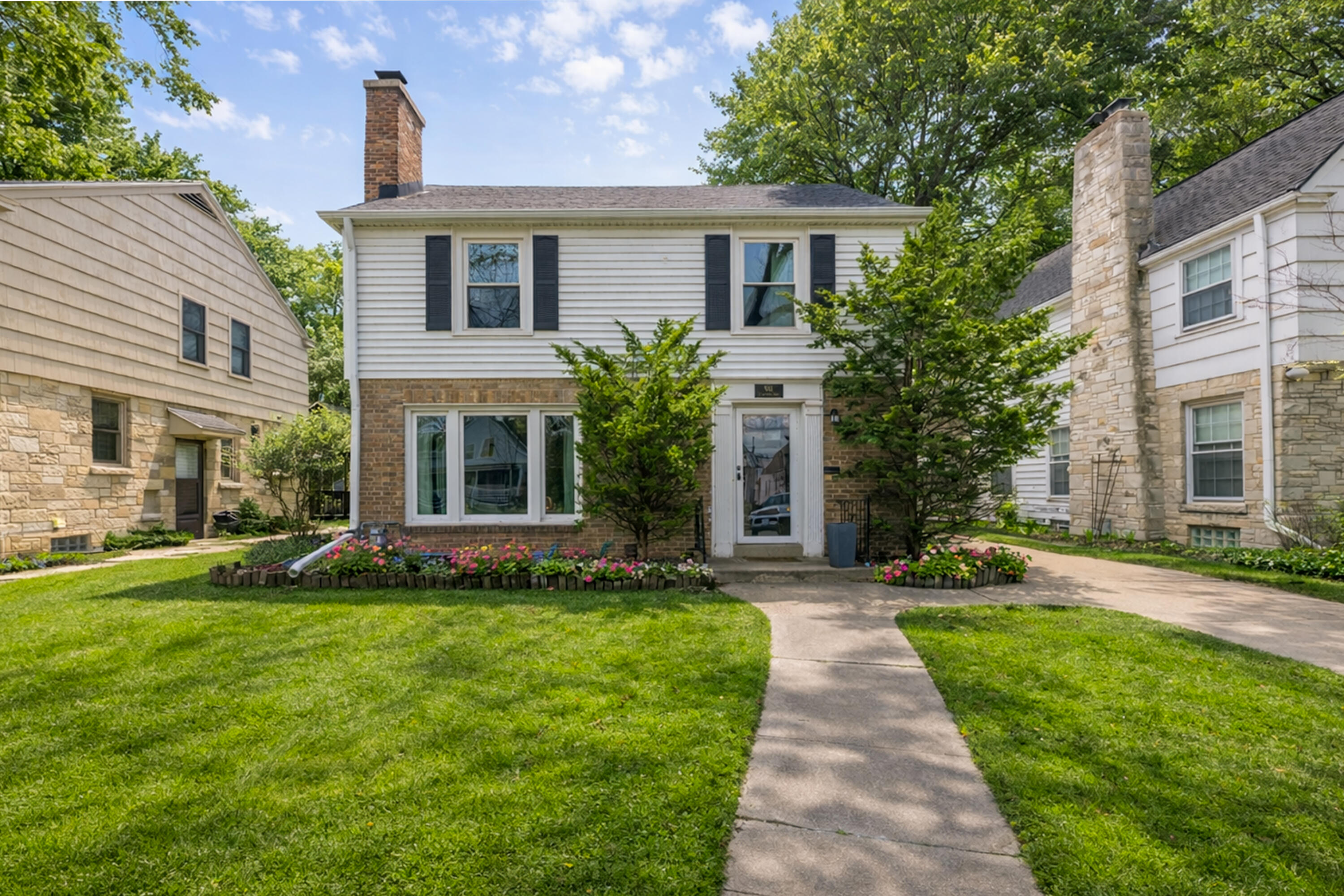 Home Sweet Home In Whitefish Bay!