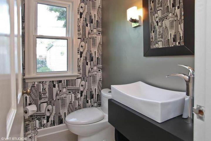 908 East Hampton Road Whitefish Bay, WI 53217 - Photo 19 of 23 Powder Room