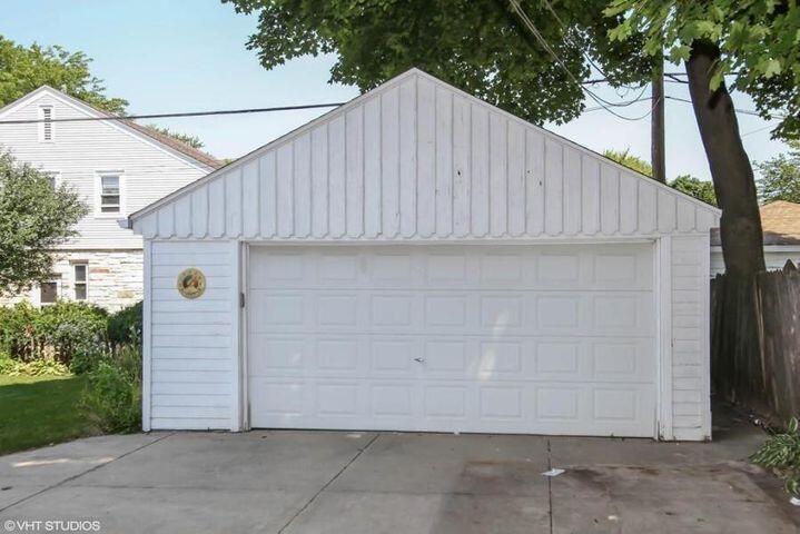 908 East Hampton Road Whitefish Bay, WI 53217 - Photo 20 of 23 Detached Garage