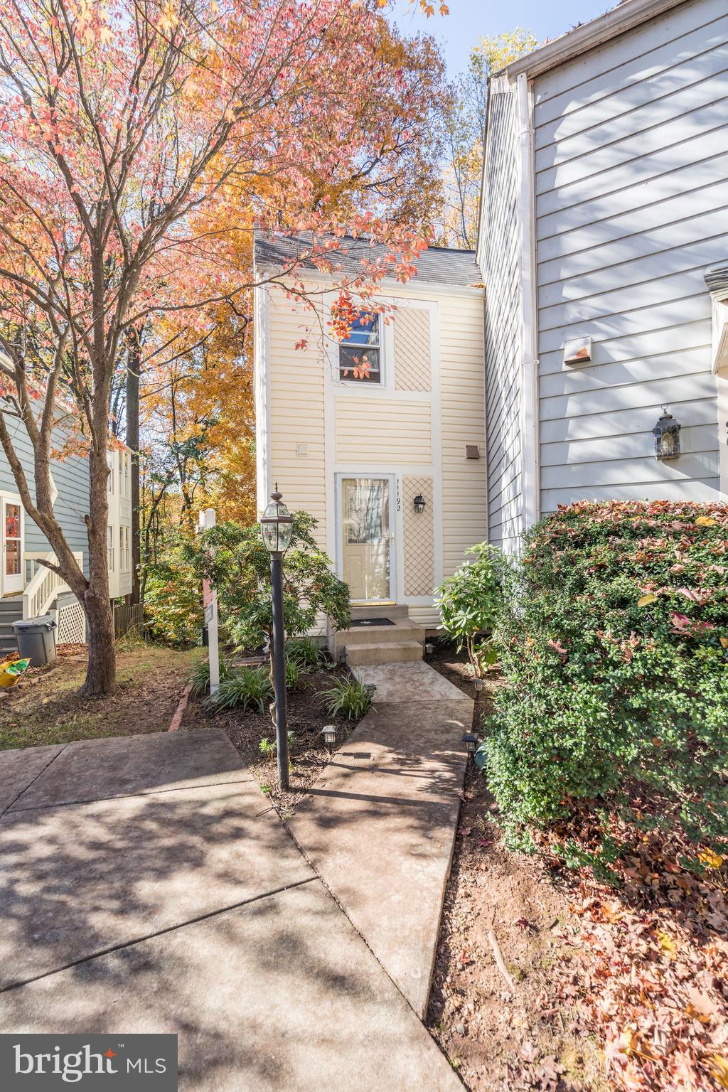 11192 Silentwood Lane Reston, VA 20191 - Photo 2 of 33 End-Unit Townhome