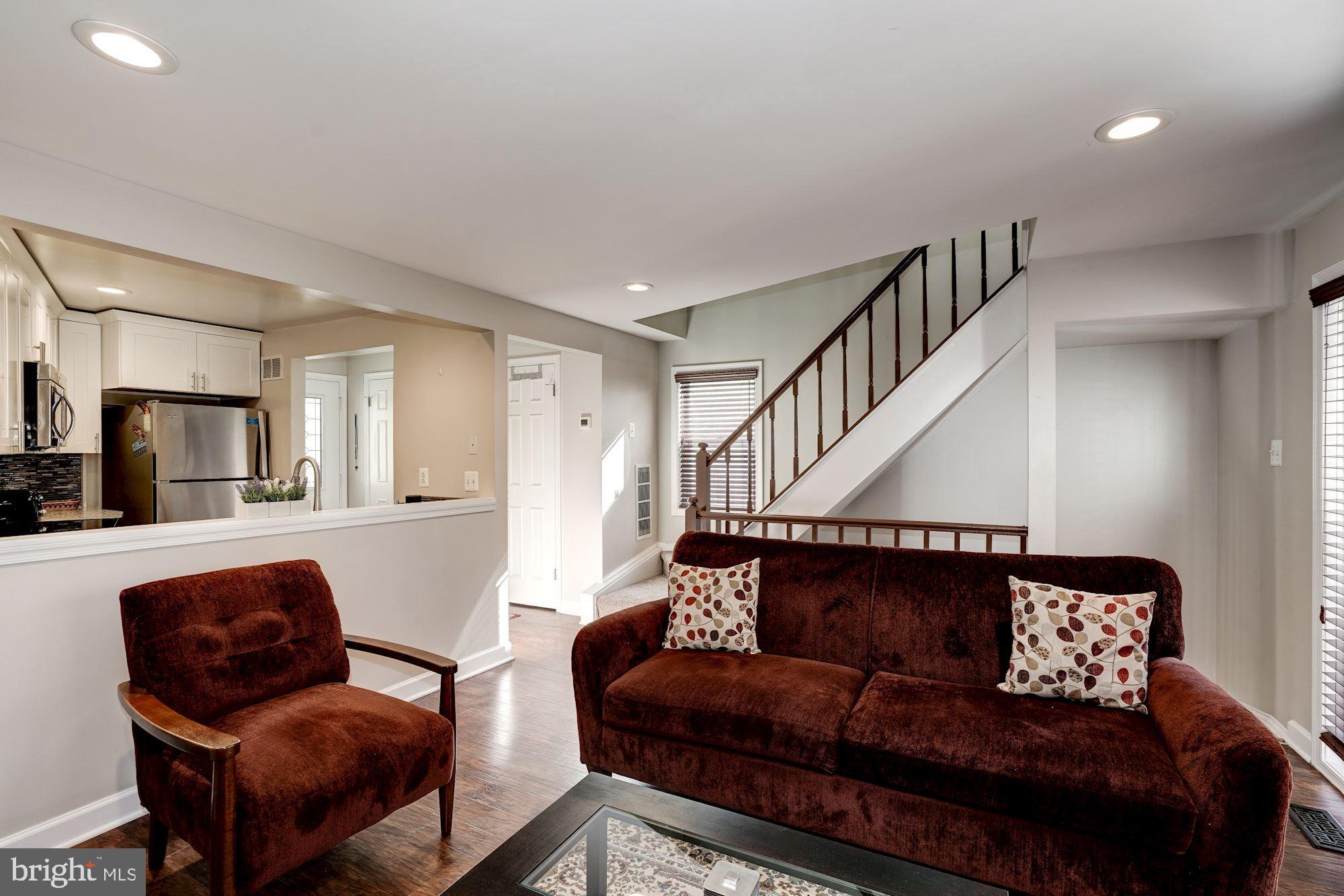 11192 Silentwood Lane Reston, VA 20191 - Photo 10 of 33 Lots of Natural Light