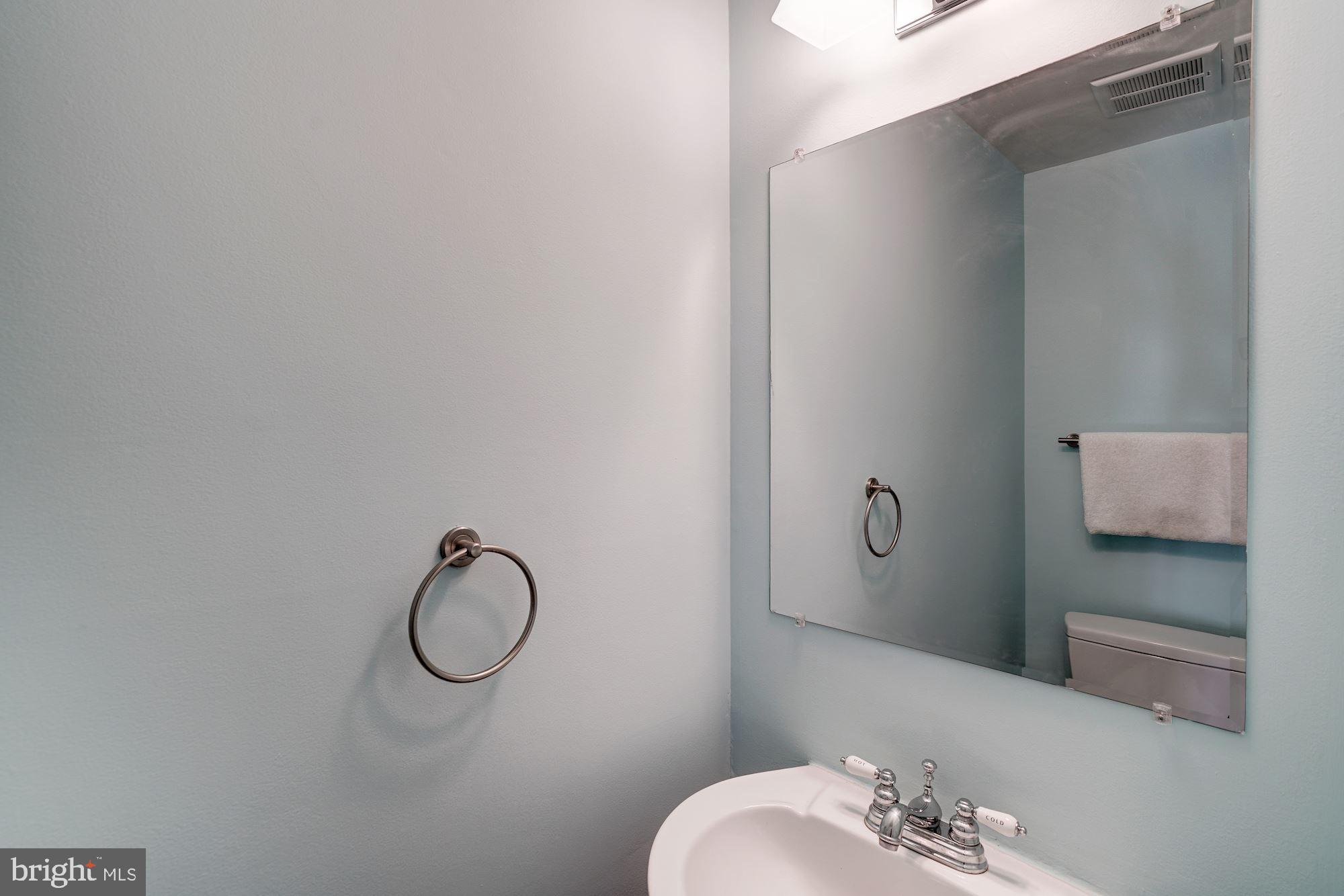 11192 Silentwood Lane Reston, VA 20191 - Photo 13 of 33 Half Bath on Main Level