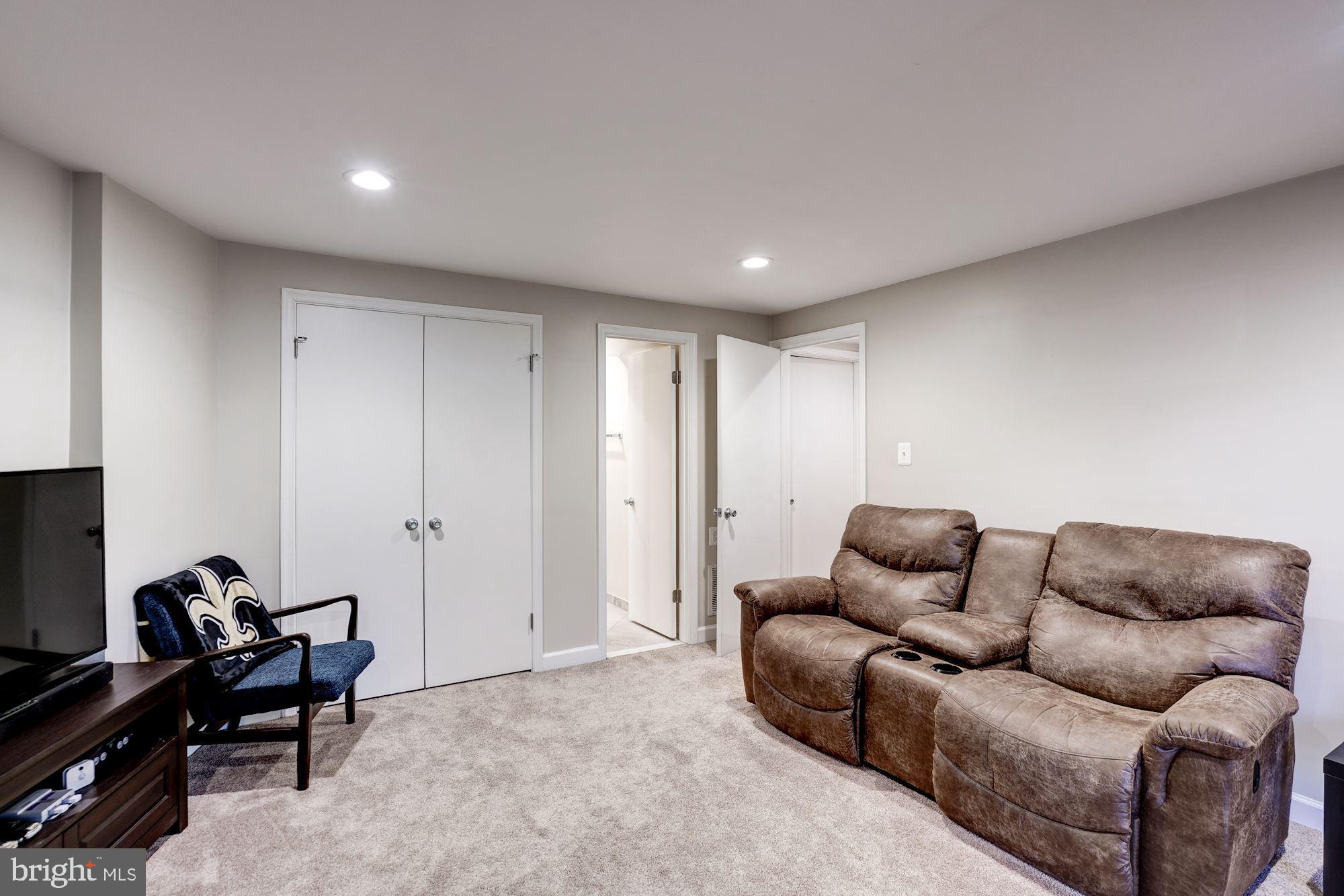 11192 Silentwood Lane Reston, VA 20191 - Photo 21 of 33 Spacious Bedroom 2
