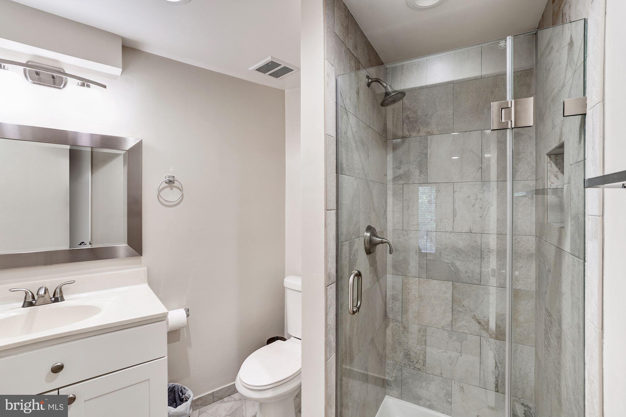 11192 Silentwood Lane Reston, VA 20191 - Photo 23 of 33 Updated Bathroom 2