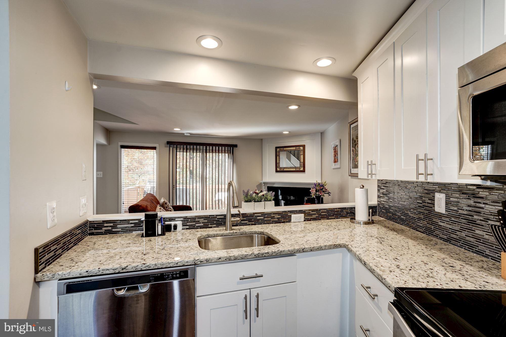 11192 Silentwood Lane Reston, VA 20191 - Photo 5 of 33 Beautiful Granite