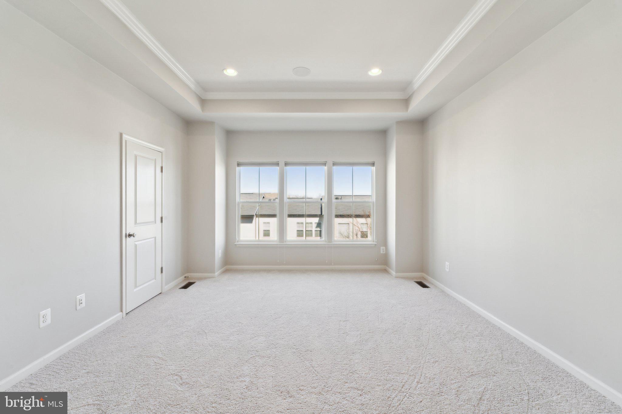 20398 Codman Drive Ashburn, VA 20147 - Photo 21 of 39 a view of an empty room with a window