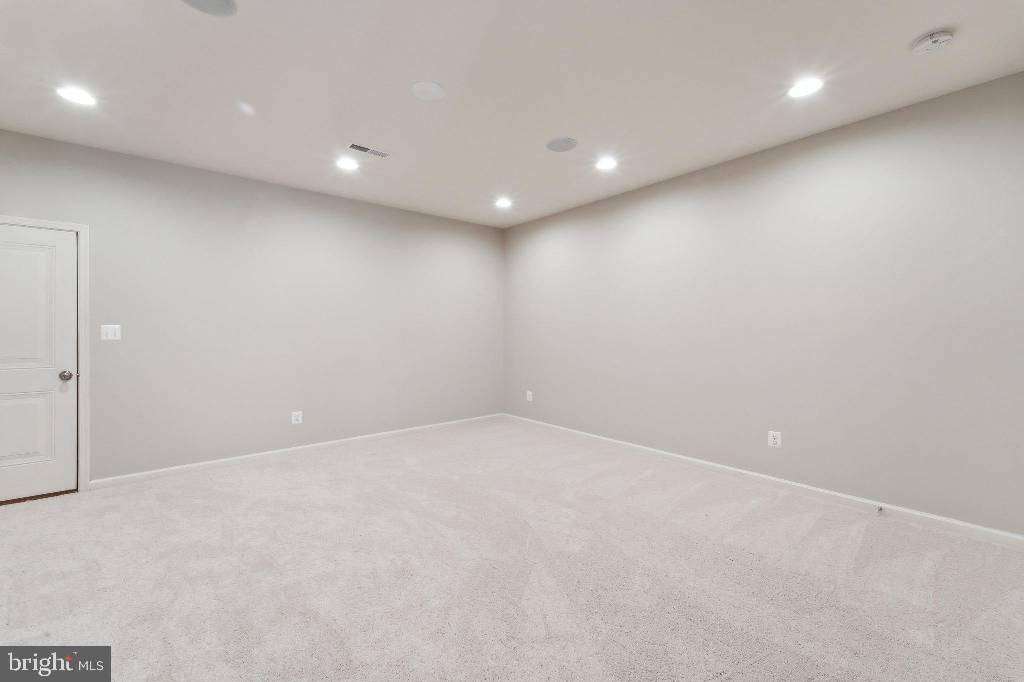 20398 Codman Drive Ashburn, VA 20147 - Photo 7 of 39 a view of empty room