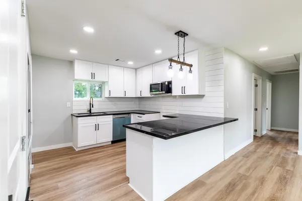 $1,750 | 9529 Fairland Drive, Houston, TX 77051