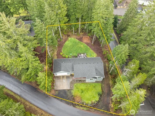 view of a yard with an outdoor space