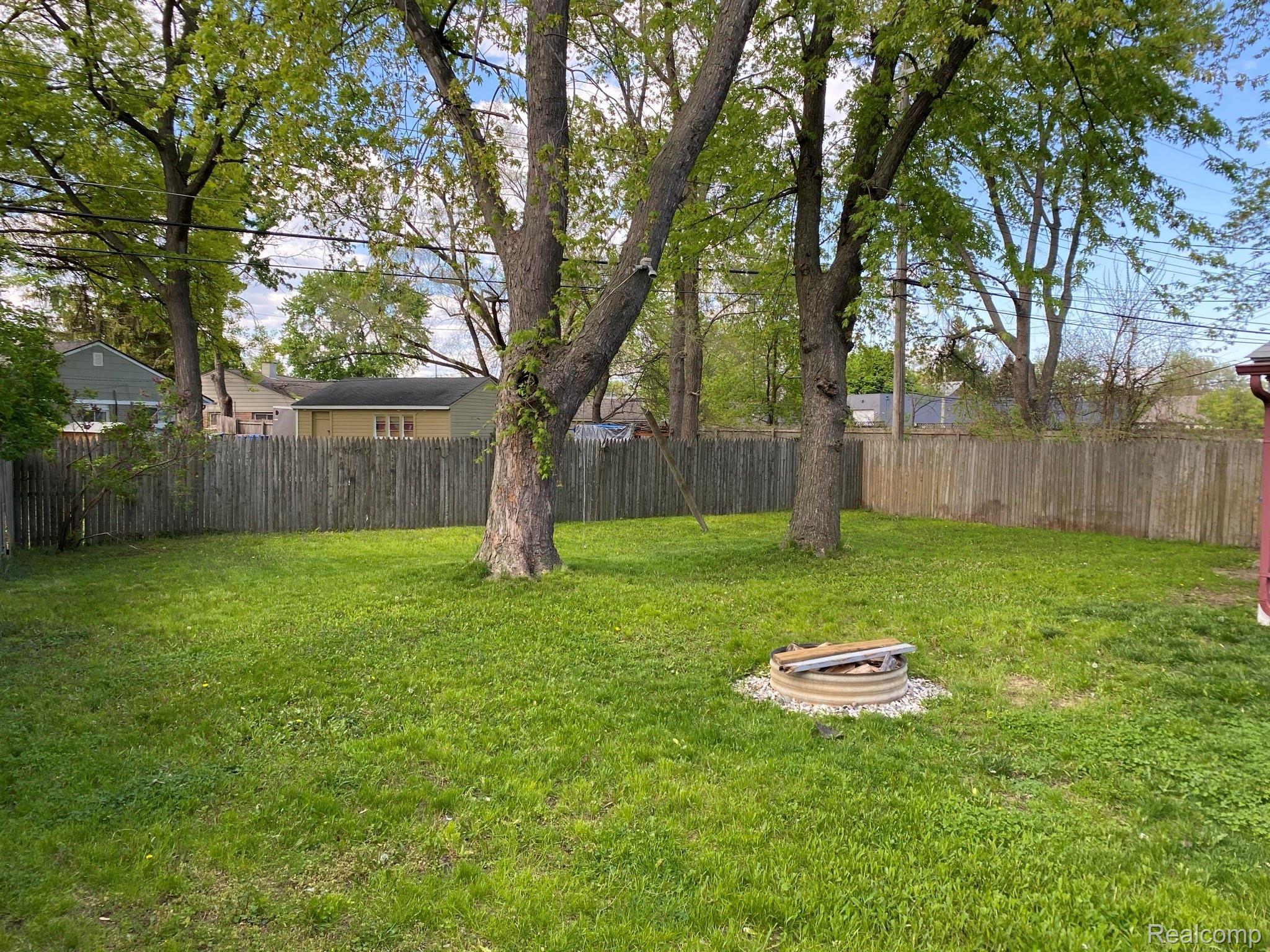 3911 Toepfer Road Warren, MI 48091 - Photo 29 of 29 IMG_6563.JPEG