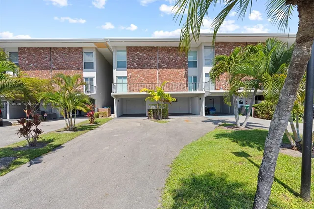 $699,900 | 6795 Brookline Drive, Hialeah, FL 33015