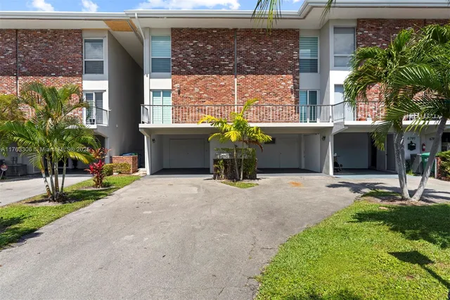 $699,900 | 6795 Brookline Drive, Hialeah, FL 33015