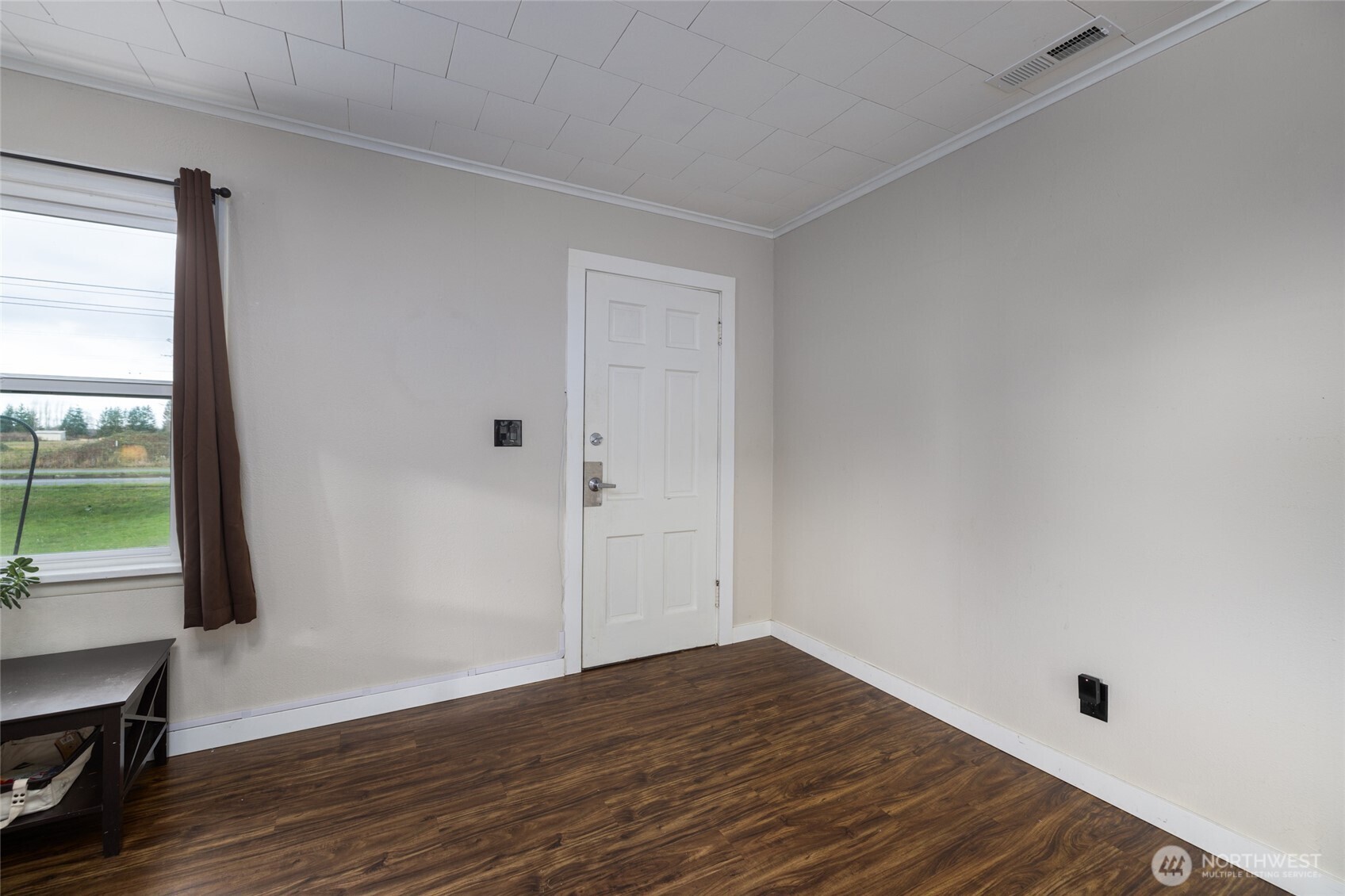 879 North Fruitdale Road Sedro-Woolley, WA 98284 - Photo 6 of 35