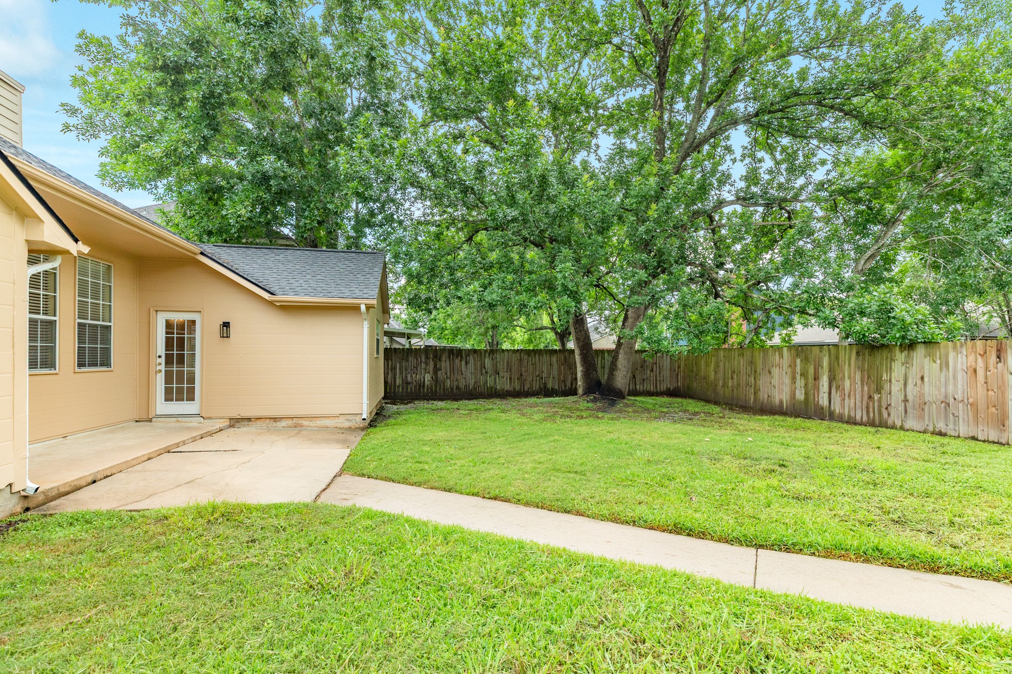 205 Mango Street Lake Jackson, TX 77566 - Photo 28 of 30